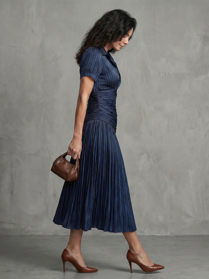 Sukienka Midi Elegancka w Paski z Plisowaną Talią | Teodora 3